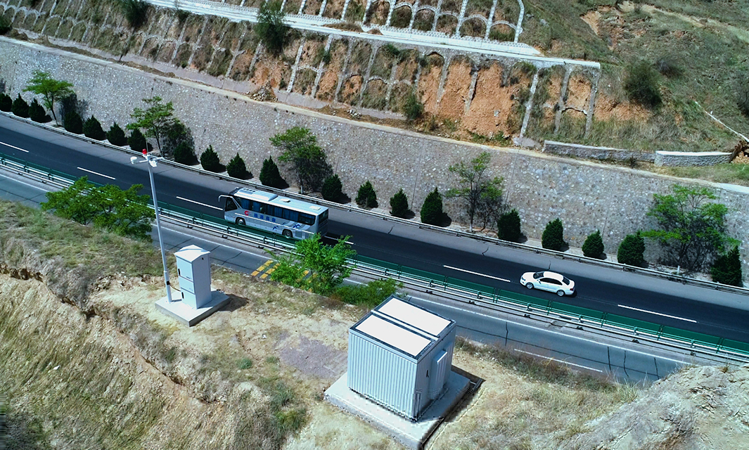 交通無(wú)人機(jī)詳解：功能、獨(dú)特優(yōu)勢(shì)和主要應(yīng)用